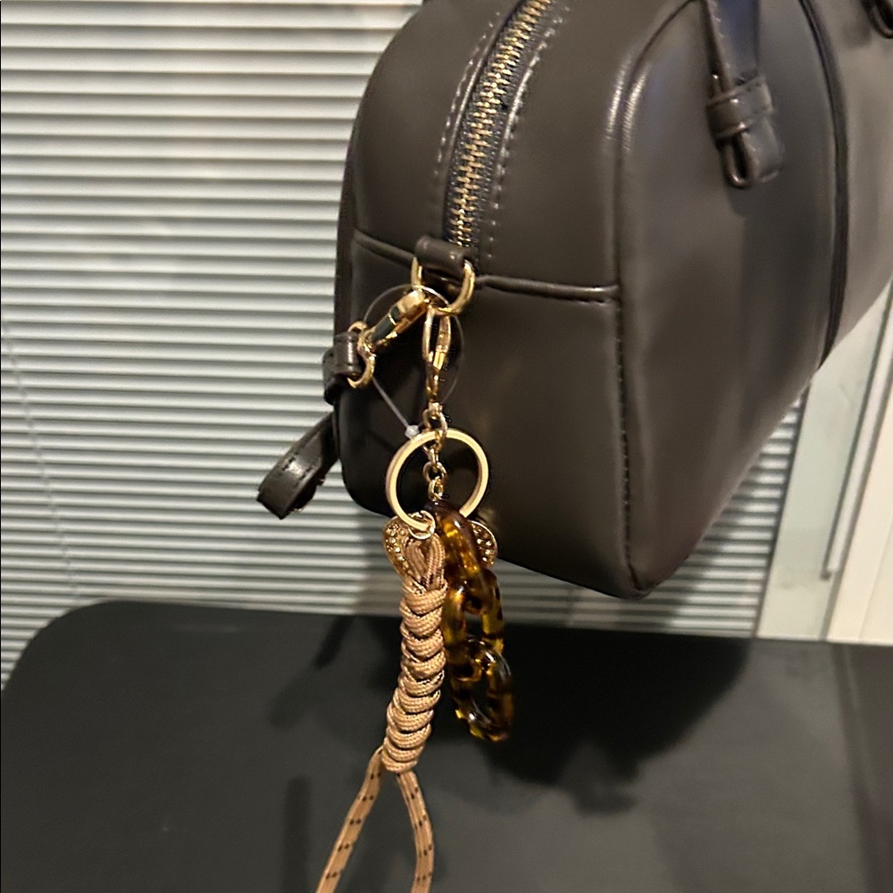 Three beautiful handbags! New you will get all three. - Picture 7 of 13